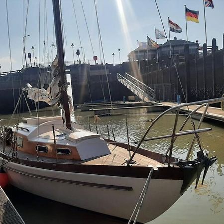 Cosy Sailingboat In Vlissingen Hotel Exterior photo